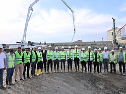 ARI VALS MUSTAFA KO, V MALL ARI ANTYESN ZYARET ETT